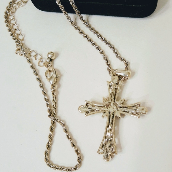 Vintage Gordon's Silver and Black Jet Sparkly Cross Necklace - Picture 4 of 5